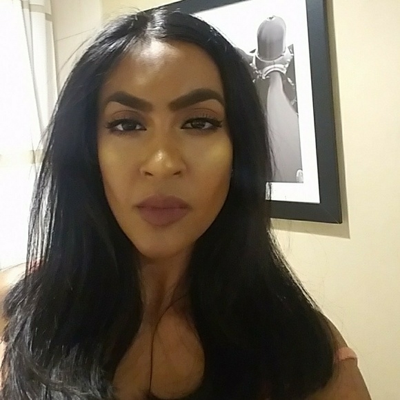 Meet your Posher, Tia - Picture 1 of 1